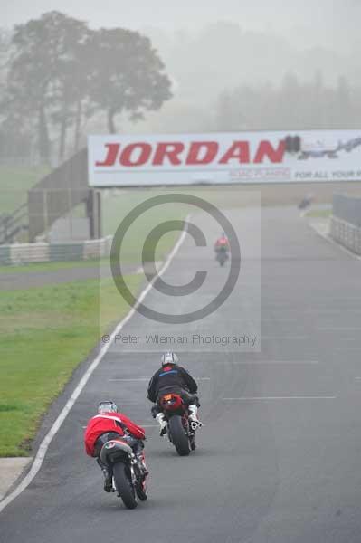 Mallory park Leicestershire;Mallory park photographs;Motorcycle action photographs;event digital images;eventdigitalimages;mallory park;no limits trackday;peter wileman photography;trackday;trackday digital images;trackday photos
