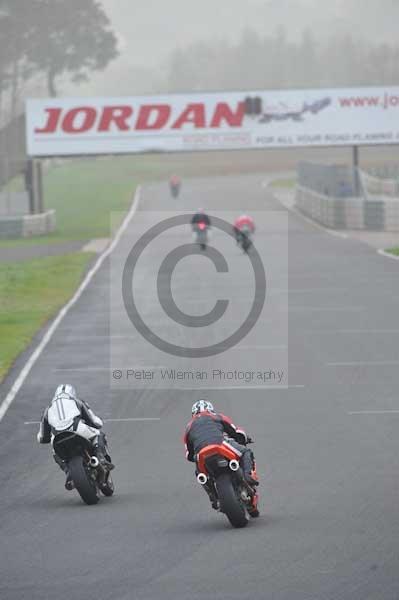 Mallory park Leicestershire;Mallory park photographs;Motorcycle action photographs;event digital images;eventdigitalimages;mallory park;no limits trackday;peter wileman photography;trackday;trackday digital images;trackday photos