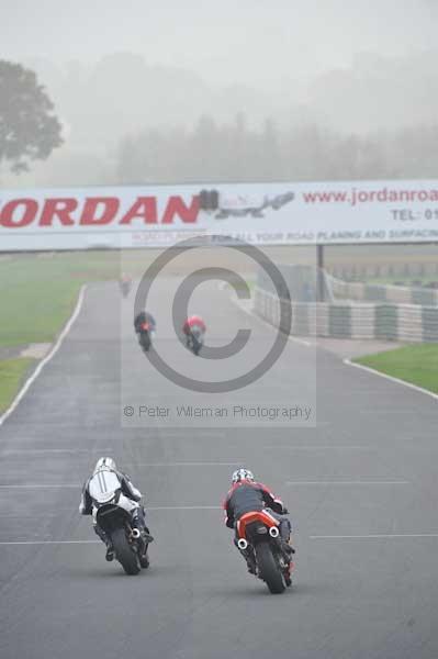 Mallory park Leicestershire;Mallory park photographs;Motorcycle action photographs;event digital images;eventdigitalimages;mallory park;no limits trackday;peter wileman photography;trackday;trackday digital images;trackday photos