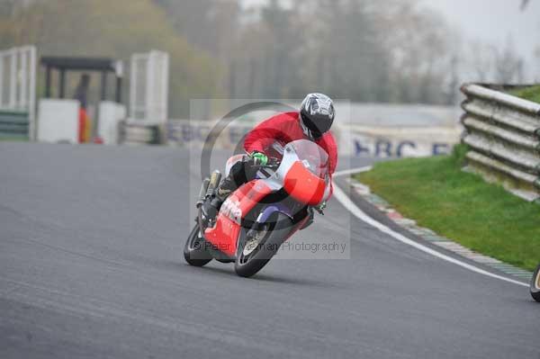 Mallory park Leicestershire;Mallory park photographs;Motorcycle action photographs;event digital images;eventdigitalimages;mallory park;no limits trackday;peter wileman photography;trackday;trackday digital images;trackday photos