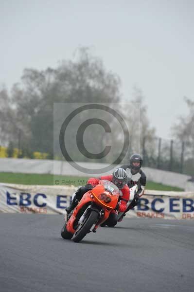 Mallory park Leicestershire;Mallory park photographs;Motorcycle action photographs;event digital images;eventdigitalimages;mallory park;no limits trackday;peter wileman photography;trackday;trackday digital images;trackday photos