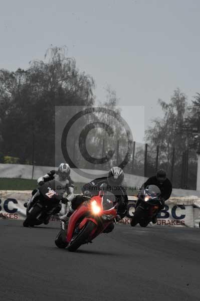 Mallory park Leicestershire;Mallory park photographs;Motorcycle action photographs;event digital images;eventdigitalimages;mallory park;no limits trackday;peter wileman photography;trackday;trackday digital images;trackday photos