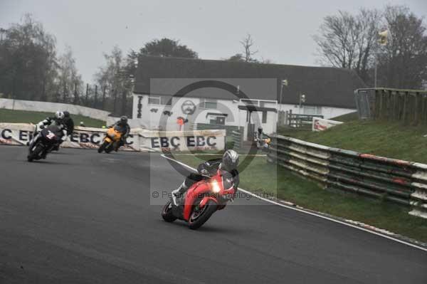 Mallory park Leicestershire;Mallory park photographs;Motorcycle action photographs;event digital images;eventdigitalimages;mallory park;no limits trackday;peter wileman photography;trackday;trackday digital images;trackday photos