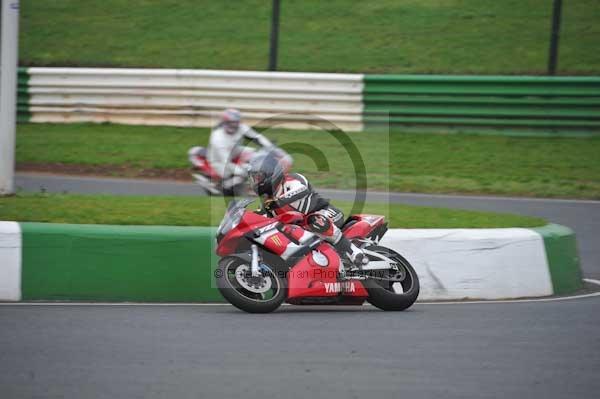 Mallory park Leicestershire;Mallory park photographs;Motorcycle action photographs;event digital images;eventdigitalimages;mallory park;no limits trackday;peter wileman photography;trackday;trackday digital images;trackday photos