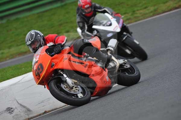 Mallory park Leicestershire;Mallory park photographs;Motorcycle action photographs;event digital images;eventdigitalimages;mallory park;no limits trackday;peter wileman photography;trackday;trackday digital images;trackday photos