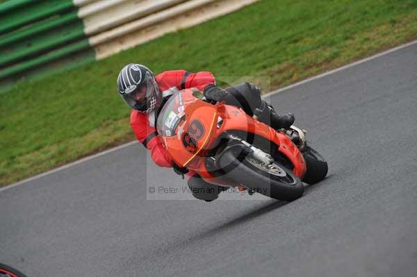 Mallory park Leicestershire;Mallory park photographs;Motorcycle action photographs;event digital images;eventdigitalimages;mallory park;no limits trackday;peter wileman photography;trackday;trackday digital images;trackday photos