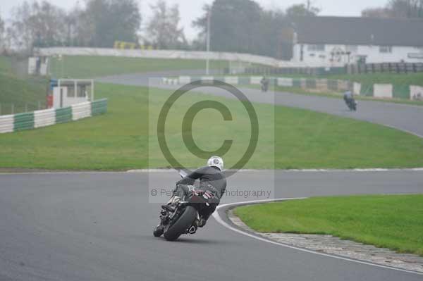 Mallory park Leicestershire;Mallory park photographs;Motorcycle action photographs;event digital images;eventdigitalimages;mallory park;no limits trackday;peter wileman photography;trackday;trackday digital images;trackday photos