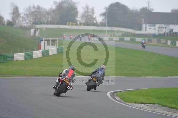 Mallory park Leicestershire;Mallory park photographs;Motorcycle action photographs;event digital images;eventdigitalimages;mallory park;no limits trackday;peter wileman photography;trackday;trackday digital images;trackday photos