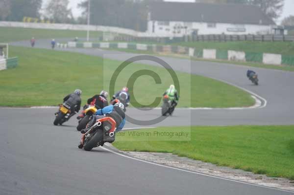 Mallory park Leicestershire;Mallory park photographs;Motorcycle action photographs;event digital images;eventdigitalimages;mallory park;no limits trackday;peter wileman photography;trackday;trackday digital images;trackday photos