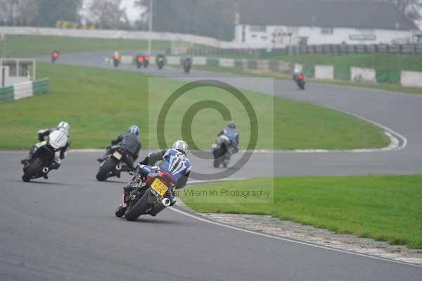 Mallory park Leicestershire;Mallory park photographs;Motorcycle action photographs;event digital images;eventdigitalimages;mallory park;no limits trackday;peter wileman photography;trackday;trackday digital images;trackday photos