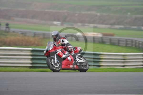 Mallory park Leicestershire;Mallory park photographs;Motorcycle action photographs;event digital images;eventdigitalimages;mallory park;no limits trackday;peter wileman photography;trackday;trackday digital images;trackday photos