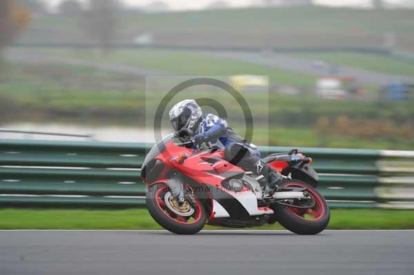 Mallory park Leicestershire;Mallory park photographs;Motorcycle action photographs;event digital images;eventdigitalimages;mallory park;no limits trackday;peter wileman photography;trackday;trackday digital images;trackday photos