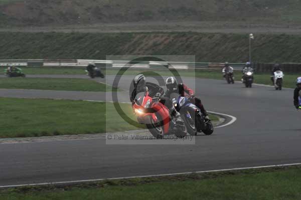 Mallory park Leicestershire;Mallory park photographs;Motorcycle action photographs;event digital images;eventdigitalimages;mallory park;no limits trackday;peter wileman photography;trackday;trackday digital images;trackday photos