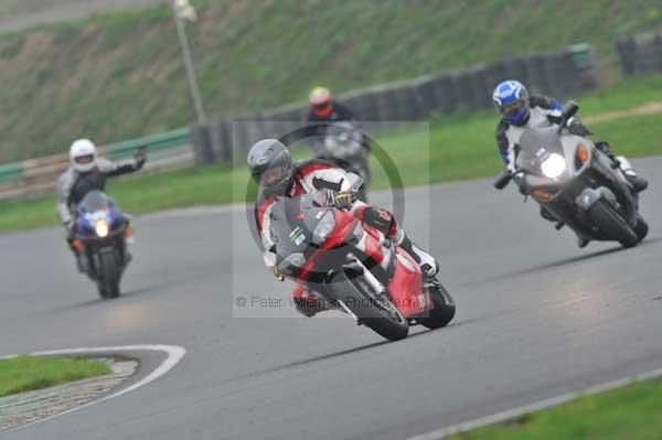 Mallory park Leicestershire;Mallory park photographs;Motorcycle action photographs;event digital images;eventdigitalimages;mallory park;no limits trackday;peter wileman photography;trackday;trackday digital images;trackday photos