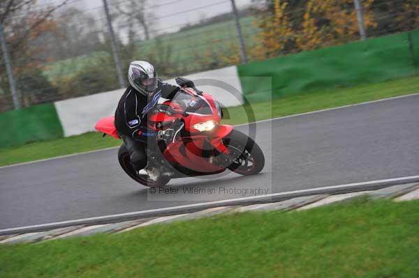 Mallory park Leicestershire;Mallory park photographs;Motorcycle action photographs;event digital images;eventdigitalimages;mallory park;no limits trackday;peter wileman photography;trackday;trackday digital images;trackday photos