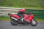 Mallory-park-Leicestershire;Mallory-park-photographs;Motorcycle-action-photographs;event-digital-images;eventdigitalimages;mallory-park;no-limits-trackday;peter-wileman-photography;trackday;trackday-digital-images;trackday-photos