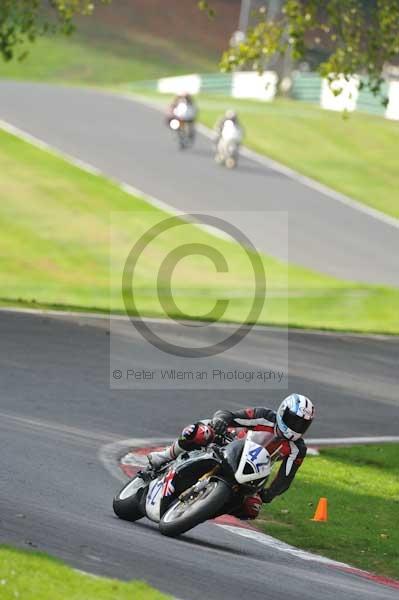 Motorcycle action photographs;Trackday digital images;cadwell;cadwell park photographs;event digital images;eventdigitalimages;motor racing louth lincolnshire;no limits trackdays;peter wileman photography;trackday;trackday photos