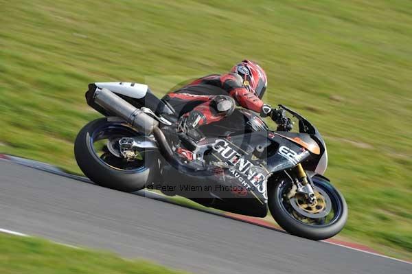 Motorcycle action photographs;Trackday digital images;cadwell;cadwell park photographs;event digital images;eventdigitalimages;motor racing louth lincolnshire;no limits trackdays;peter wileman photography;trackday;trackday photos