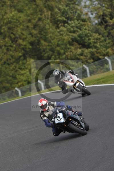 Motorcycle action photographs;Trackday digital images;cadwell;cadwell park photographs;event digital images;eventdigitalimages;motor racing louth lincolnshire;no limits trackdays;peter wileman photography;trackday;trackday photos
