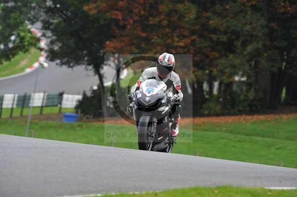 Motorcycle action photographs;Trackday digital images;cadwell;cadwell park photographs;event digital images;eventdigitalimages;motor racing louth lincolnshire;no limits trackdays;peter wileman photography;trackday;trackday photos