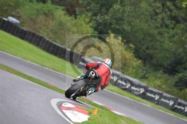 Motorcycle action photographs;Trackday digital images;cadwell;cadwell park photographs;event digital images;eventdigitalimages;motor racing louth lincolnshire;no limits trackdays;peter wileman photography;trackday;trackday photos