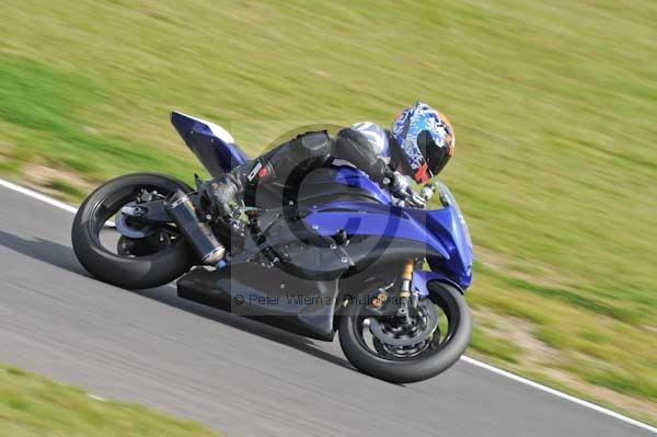 Motorcycle action photographs;Trackday digital images;cadwell;cadwell park photographs;event digital images;eventdigitalimages;motor racing louth lincolnshire;no limits trackdays;peter wileman photography;trackday;trackday photos