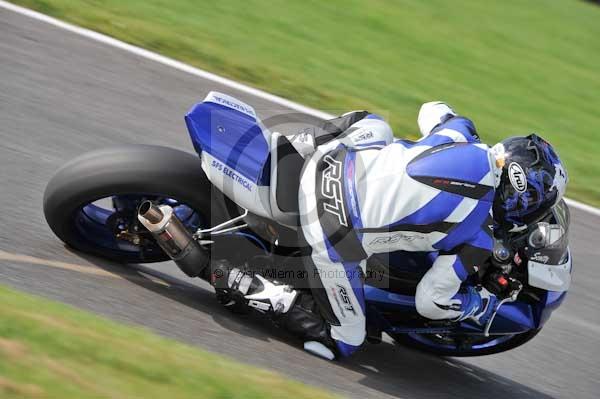 Motorcycle action photographs;Trackday digital images;cadwell;cadwell park photographs;event digital images;eventdigitalimages;motor racing louth lincolnshire;no limits trackdays;peter wileman photography;trackday;trackday photos