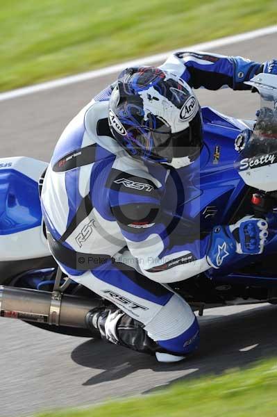 Motorcycle action photographs;Trackday digital images;cadwell;cadwell park photographs;event digital images;eventdigitalimages;motor racing louth lincolnshire;no limits trackdays;peter wileman photography;trackday;trackday photos
