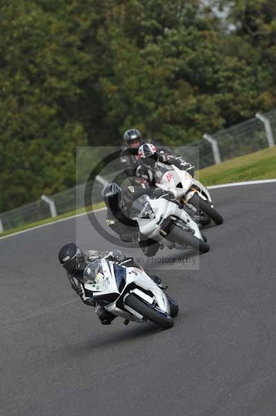 Motorcycle action photographs;Trackday digital images;cadwell;cadwell park photographs;event digital images;eventdigitalimages;motor racing louth lincolnshire;no limits trackdays;peter wileman photography;trackday;trackday photos