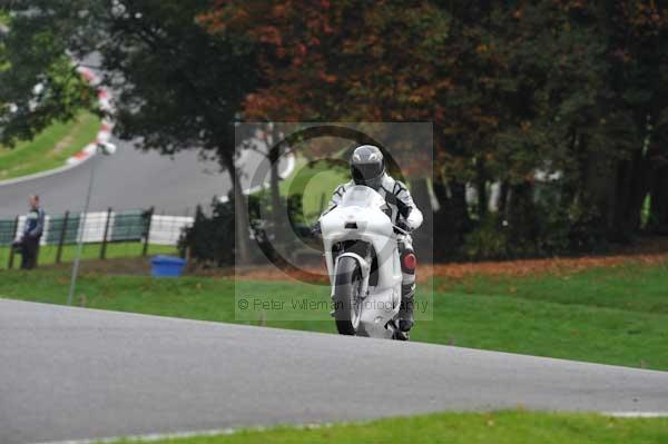 Motorcycle action photographs;Trackday digital images;cadwell;cadwell park photographs;event digital images;eventdigitalimages;motor racing louth lincolnshire;no limits trackdays;peter wileman photography;trackday;trackday photos