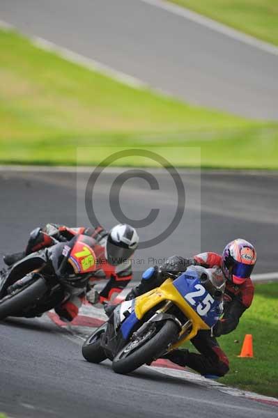 Motorcycle action photographs;Trackday digital images;cadwell;cadwell park photographs;event digital images;eventdigitalimages;motor racing louth lincolnshire;no limits trackdays;peter wileman photography;trackday;trackday photos
