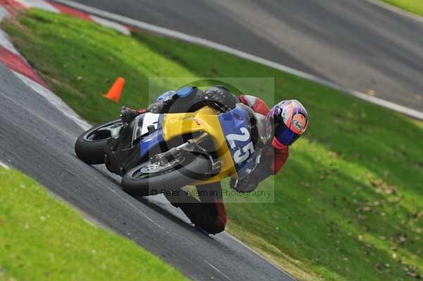 Motorcycle action photographs;Trackday digital images;cadwell;cadwell park photographs;event digital images;eventdigitalimages;motor racing louth lincolnshire;no limits trackdays;peter wileman photography;trackday;trackday photos