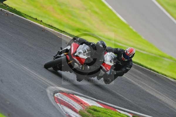 Motorcycle action photographs;Trackday digital images;cadwell;cadwell park photographs;event digital images;eventdigitalimages;motor racing louth lincolnshire;no limits trackdays;peter wileman photography;trackday;trackday photos