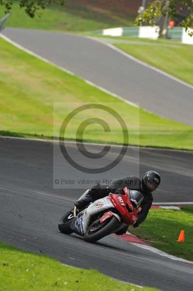 Motorcycle action photographs;Trackday digital images;cadwell;cadwell park photographs;event digital images;eventdigitalimages;motor racing louth lincolnshire;no limits trackdays;peter wileman photography;trackday;trackday photos