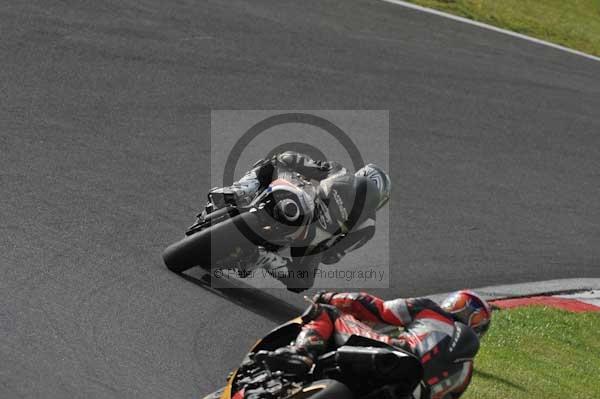 Motorcycle action photographs;Trackday digital images;cadwell;cadwell park photographs;event digital images;eventdigitalimages;motor racing louth lincolnshire;no limits trackdays;peter wileman photography;trackday;trackday photos