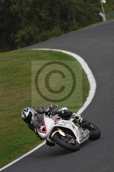 Motorcycle action photographs;Trackday digital images;cadwell;cadwell park photographs;event digital images;eventdigitalimages;motor racing louth lincolnshire;no limits trackdays;peter wileman photography;trackday;trackday photos