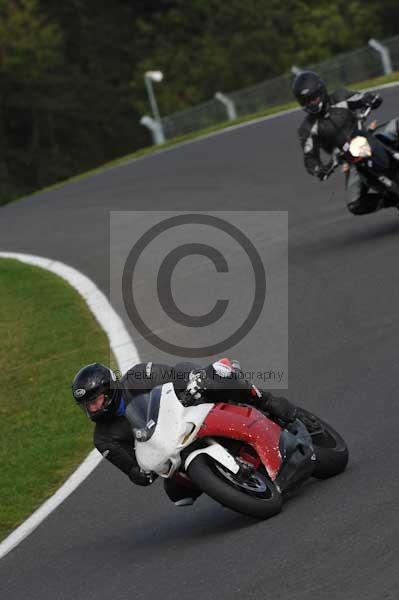 Motorcycle action photographs;Trackday digital images;cadwell;cadwell park photographs;event digital images;eventdigitalimages;motor racing louth lincolnshire;no limits trackdays;peter wileman photography;trackday;trackday photos