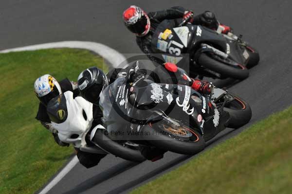 Motorcycle action photographs;Trackday digital images;cadwell;cadwell park photographs;event digital images;eventdigitalimages;motor racing louth lincolnshire;no limits trackdays;peter wileman photography;trackday;trackday photos