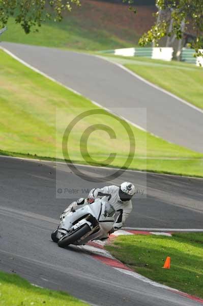 Motorcycle action photographs;Trackday digital images;cadwell;cadwell park photographs;event digital images;eventdigitalimages;motor racing louth lincolnshire;no limits trackdays;peter wileman photography;trackday;trackday photos
