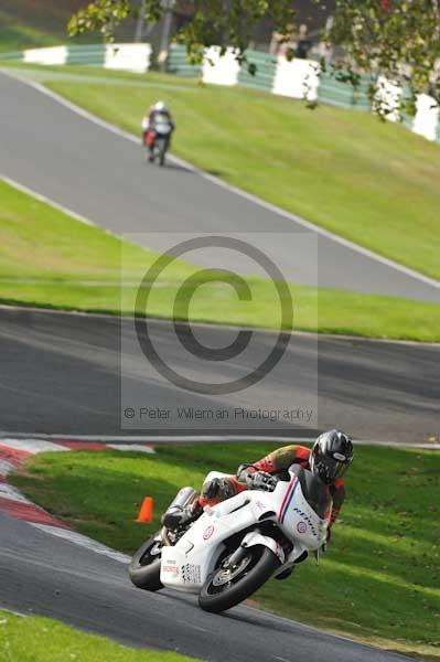 Motorcycle action photographs;Trackday digital images;cadwell;cadwell park photographs;event digital images;eventdigitalimages;motor racing louth lincolnshire;no limits trackdays;peter wileman photography;trackday;trackday photos