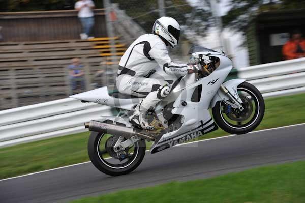 Motorcycle action photographs;Trackday digital images;cadwell;cadwell park photographs;event digital images;eventdigitalimages;motor racing louth lincolnshire;no limits trackdays;peter wileman photography;trackday;trackday photos