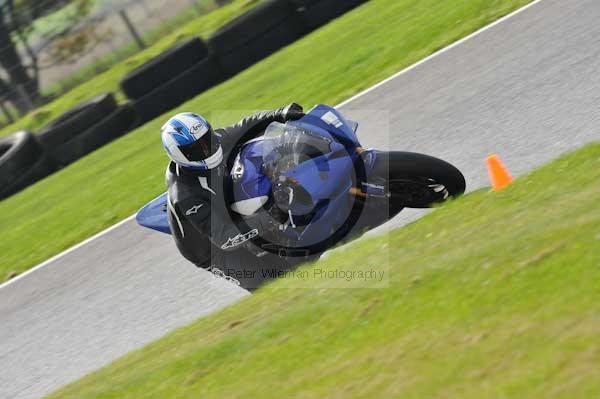 Motorcycle action photographs;Trackday digital images;cadwell;cadwell park photographs;event digital images;eventdigitalimages;motor racing louth lincolnshire;no limits trackdays;peter wileman photography;trackday;trackday photos