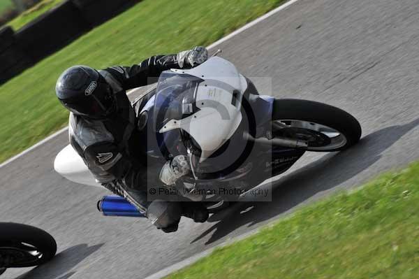 Motorcycle action photographs;Trackday digital images;cadwell;cadwell park photographs;event digital images;eventdigitalimages;motor racing louth lincolnshire;no limits trackdays;peter wileman photography;trackday;trackday photos