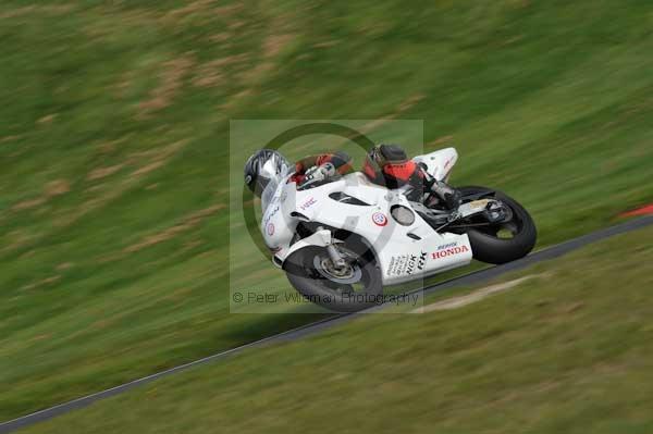 Motorcycle action photographs;Trackday digital images;cadwell;cadwell park photographs;event digital images;eventdigitalimages;motor racing louth lincolnshire;no limits trackdays;peter wileman photography;trackday;trackday photos