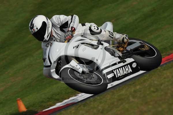Motorcycle action photographs;Trackday digital images;cadwell;cadwell park photographs;event digital images;eventdigitalimages;motor racing louth lincolnshire;no limits trackdays;peter wileman photography;trackday;trackday photos