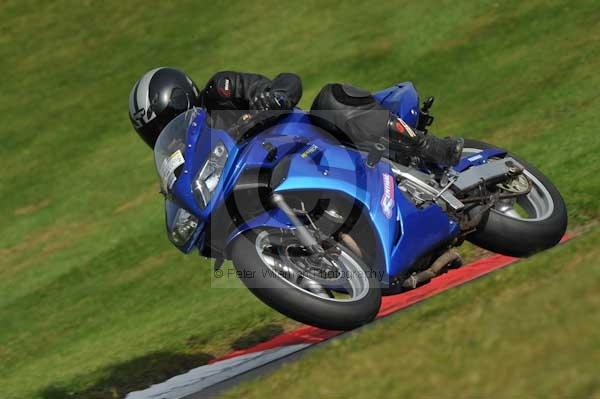 Motorcycle action photographs;Trackday digital images;cadwell;cadwell park photographs;event digital images;eventdigitalimages;motor racing louth lincolnshire;no limits trackdays;peter wileman photography;trackday;trackday photos