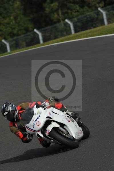 Motorcycle action photographs;Trackday digital images;cadwell;cadwell park photographs;event digital images;eventdigitalimages;motor racing louth lincolnshire;no limits trackdays;peter wileman photography;trackday;trackday photos