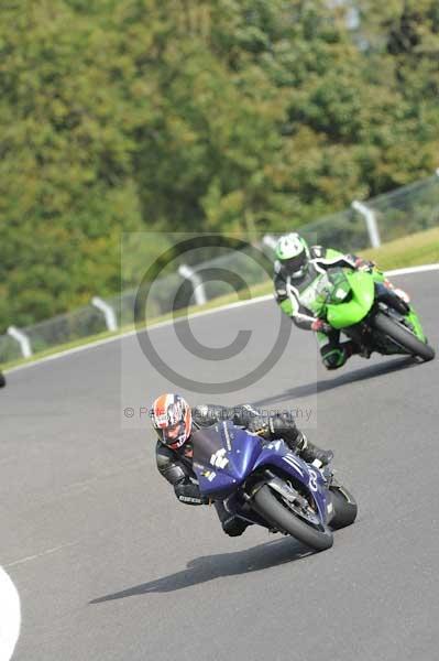 Motorcycle action photographs;Trackday digital images;cadwell;cadwell park photographs;event digital images;eventdigitalimages;motor racing louth lincolnshire;no limits trackdays;peter wileman photography;trackday;trackday photos