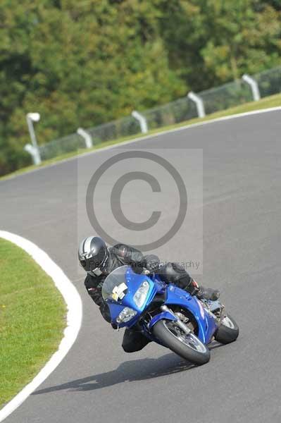 Motorcycle action photographs;Trackday digital images;cadwell;cadwell park photographs;event digital images;eventdigitalimages;motor racing louth lincolnshire;no limits trackdays;peter wileman photography;trackday;trackday photos