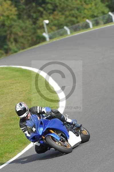Motorcycle action photographs;Trackday digital images;cadwell;cadwell park photographs;event digital images;eventdigitalimages;motor racing louth lincolnshire;no limits trackdays;peter wileman photography;trackday;trackday photos